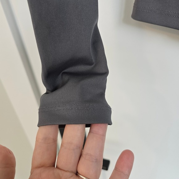 🆕️*NWT* Pull&Bear Gray Mock Neck Long Sleeve Thumb Hole Top Cut Out Back Size M - Picture 4 of 8